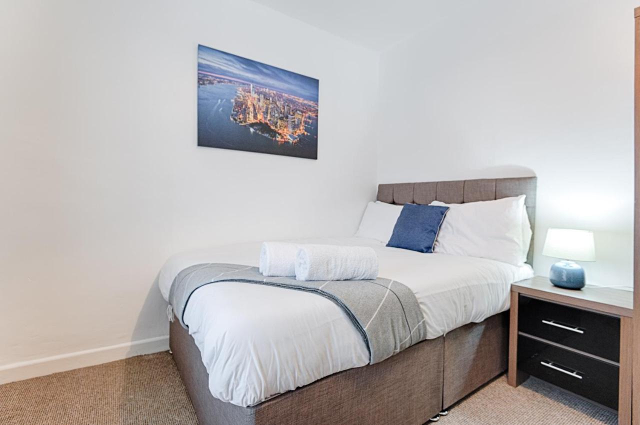 Parking, Tv In Every Bedroom! Swansea Kültér fotó
